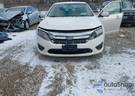 2010 Ford Fusion Hybrid z USA, uszkodzony, nr VIN 3FADP0L33AR359921